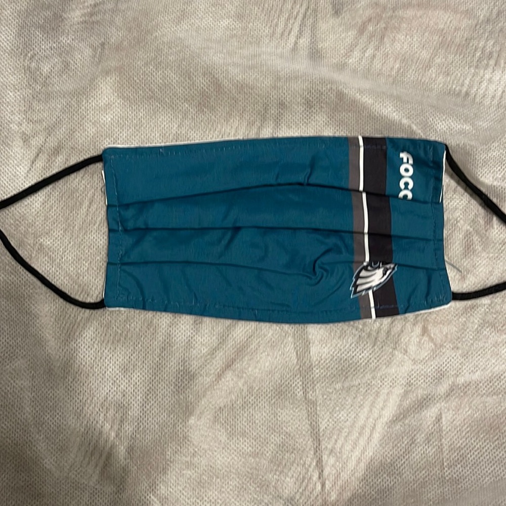 Eagles facemasks washable